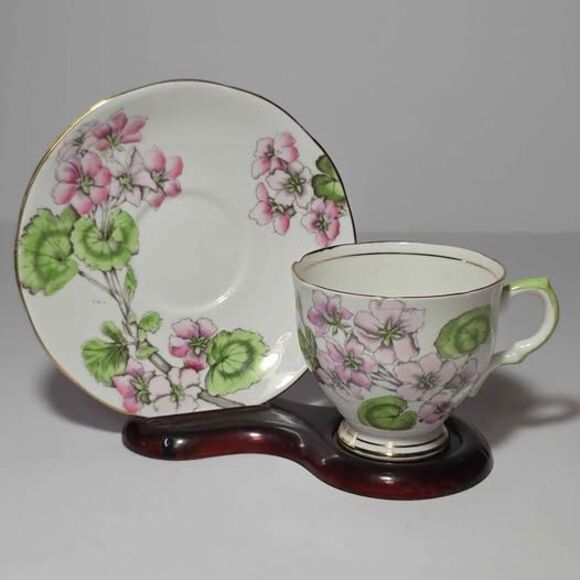 Salisbury Teacup and Saucer Pink Geraniums Vintage - Picture 2 of 8